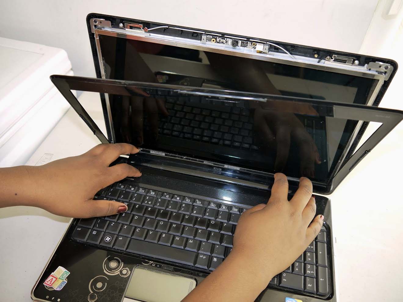 Замена экрана ноутбука HP в Ишимбае